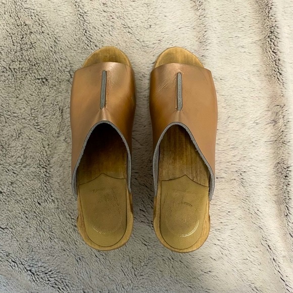 No. 6 rose gold front seam slide clog - Picture 12 of 16